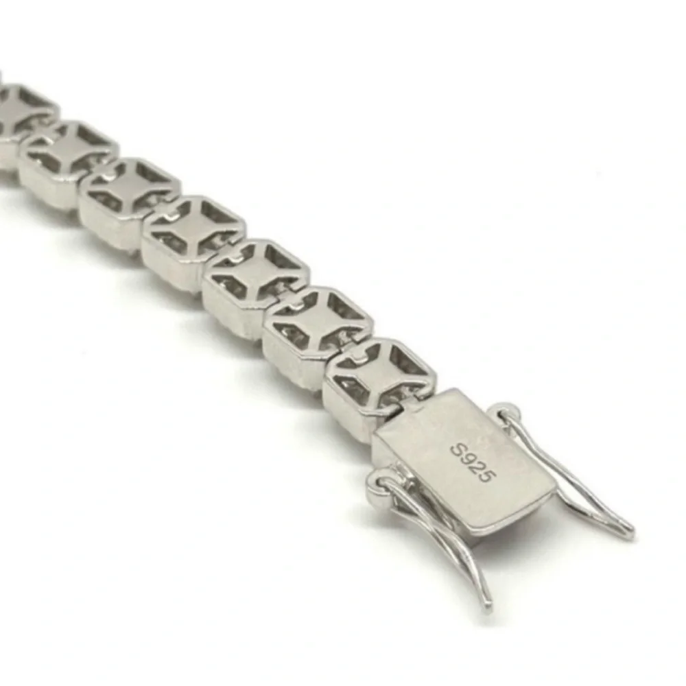 925 Silver, 11.5CTW Ice Cube Moissanite Bracelet - 8.5